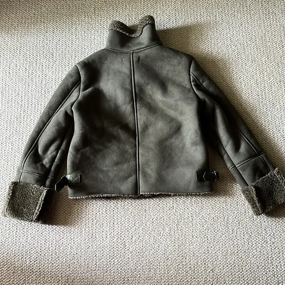 Green jacket - Picture 2 of 5